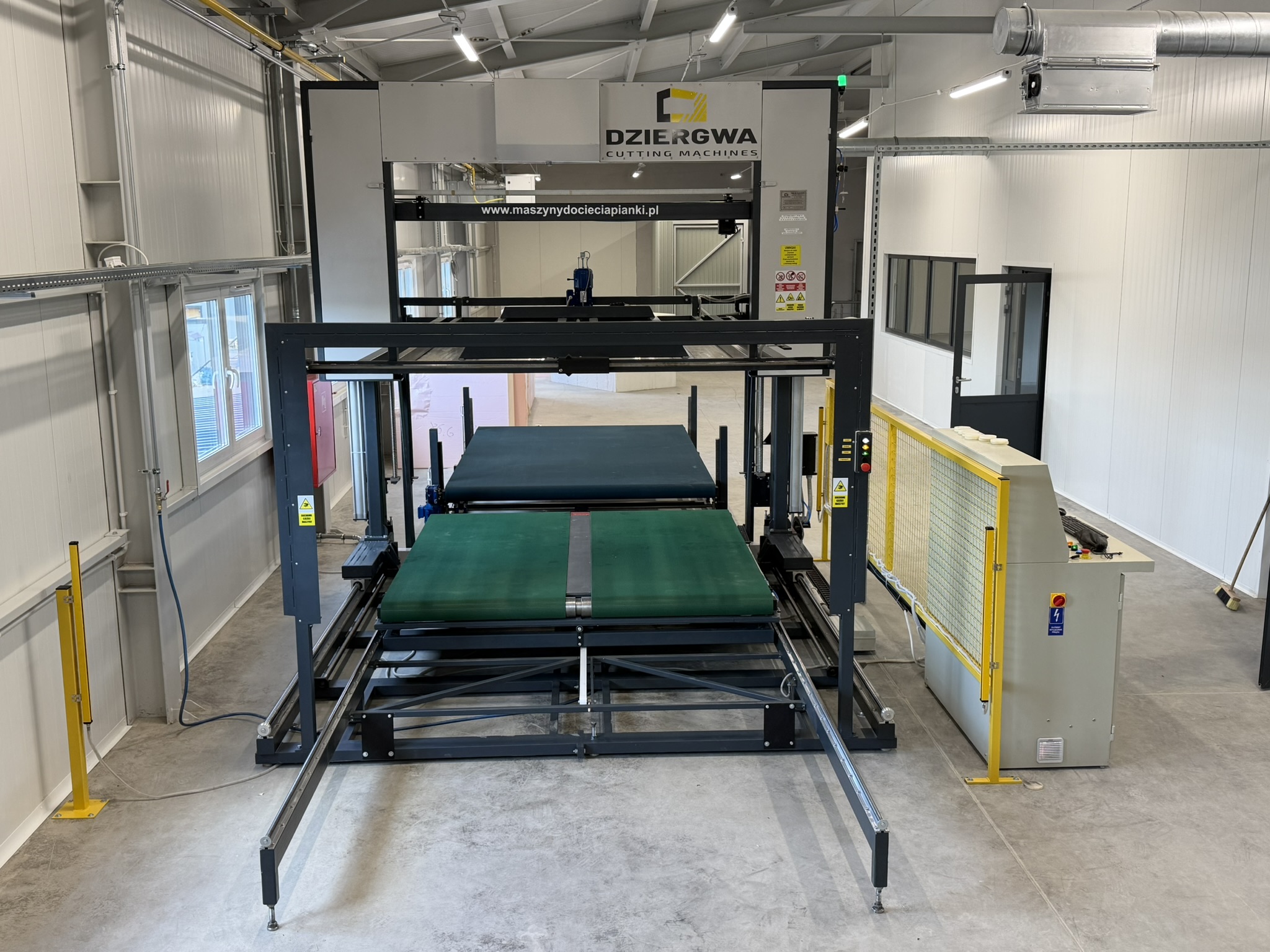 Automatische Konturschneidmaschine TYP KPO thumb 2