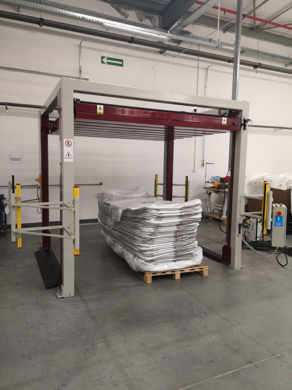Afvalschuim in de fabriek persen - logistiek en besparingen
