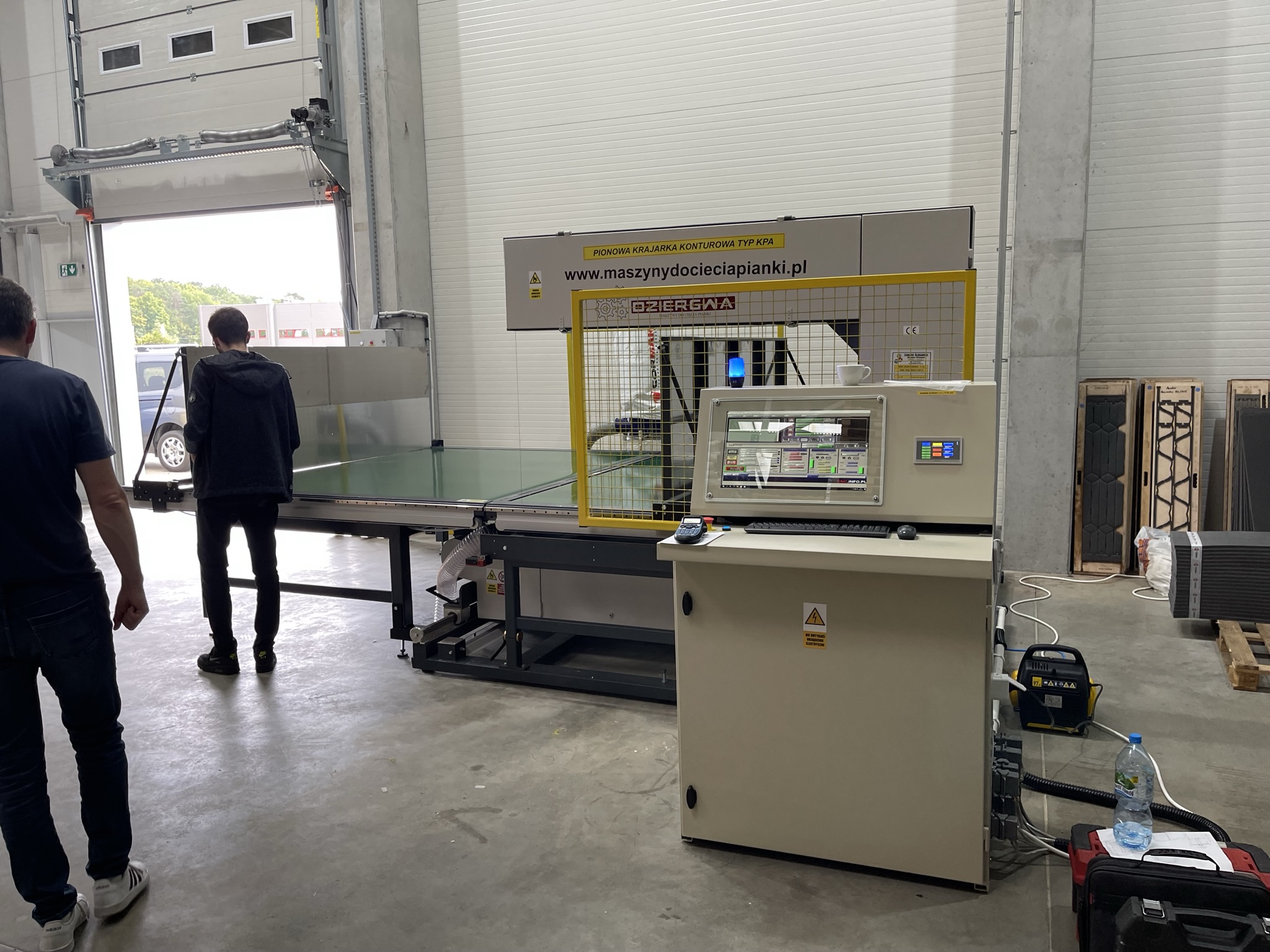 Automatische Konturschneidmaschine TYP KPA Vertikal thumb 2