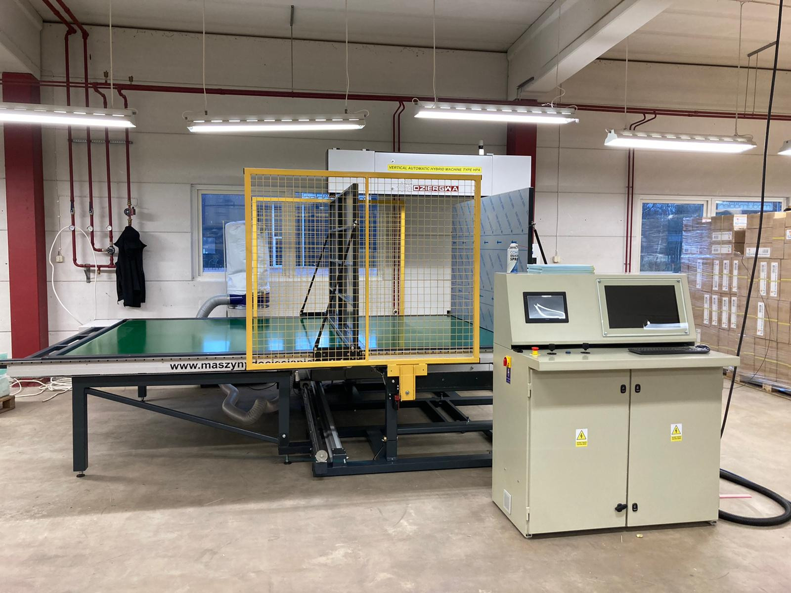 Automatische Hybridschneidmaschine TYP HPA - 1