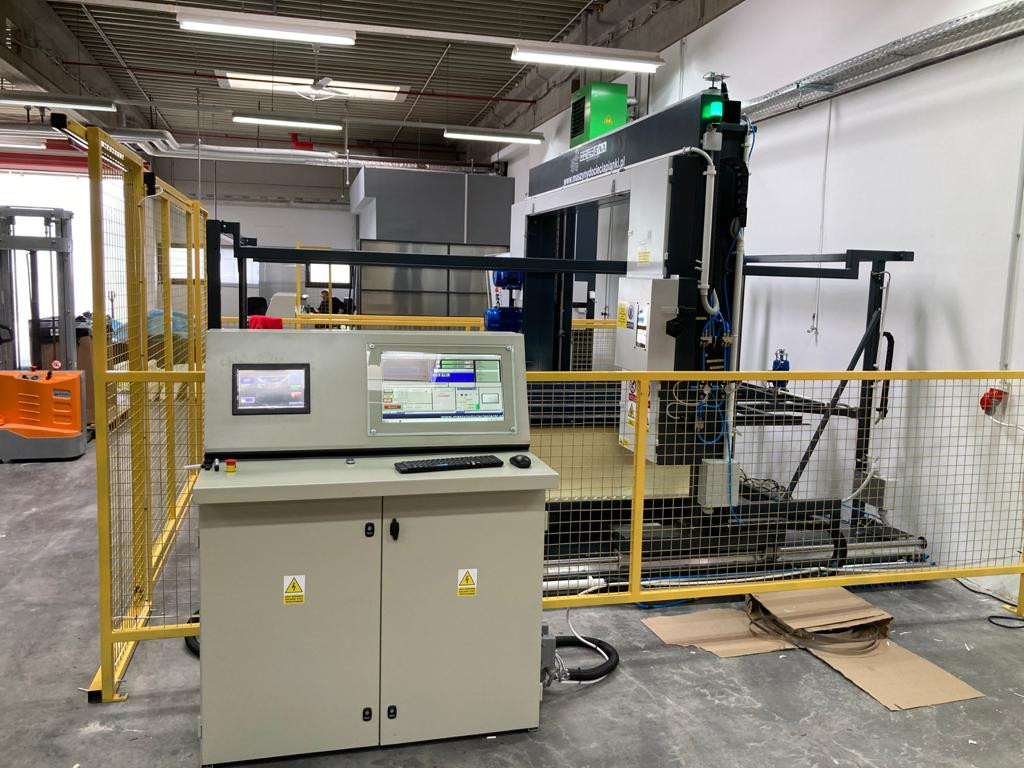 Automatische Hybridschneidmaschine TYP KPAH thumb 6