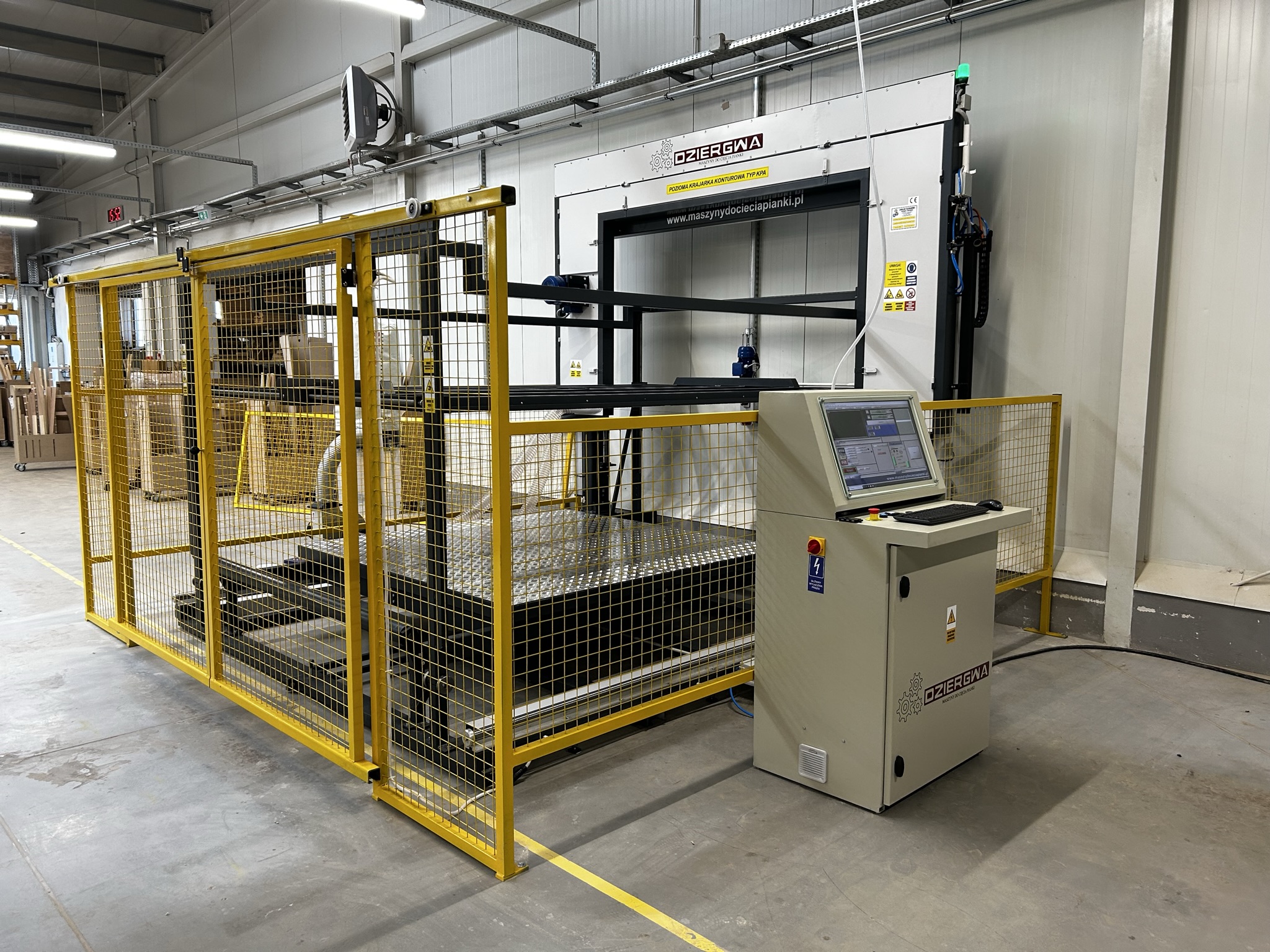 Automatische Konturschneidmaschine TYP KPA Horizontal thumb 5